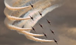 家长互联网络图：构建家庭与孩子之间的数字沟通桥梁